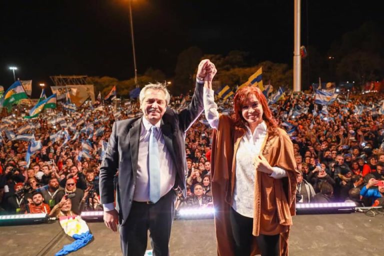 Elecciones 2019: Alberto y Cristina cerraron campaña PASO ante una histórica multitud. VIDEO Elecciones 2019: Alberto y Cristina cerraron campaña PASO ante una histórica multitud. VIDEO