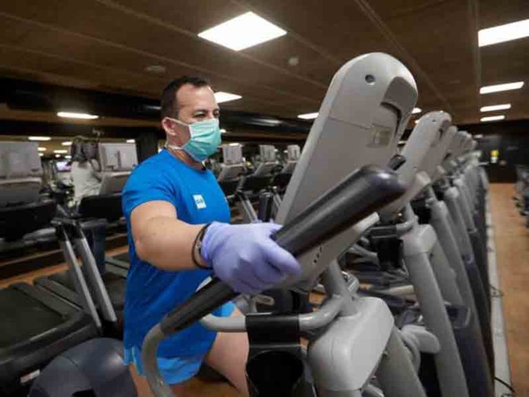 Santa Fe en Cuarentena administrada: habilitan reuniones familiares de hasta 10 personas y reabren los gimnasios Santa Fe en Cuarentena administrada: habilitan reuniones familiares de hasta 10 personas y reabren los gimnasios