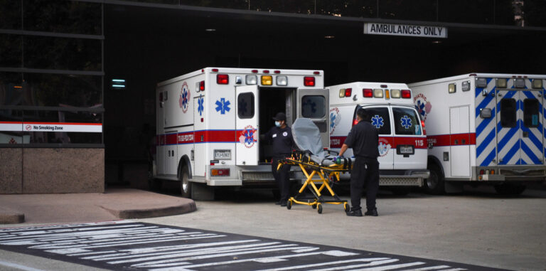 #Coronavirus: Joven de 30 años muere de COVID-19 porque fue a una fiesta creyendo que la pandemia era un engaño #Coronavirus: Joven de 30 años muere de COVID-19 porque fue a una fiesta creyendo que la pandemia era un engaño