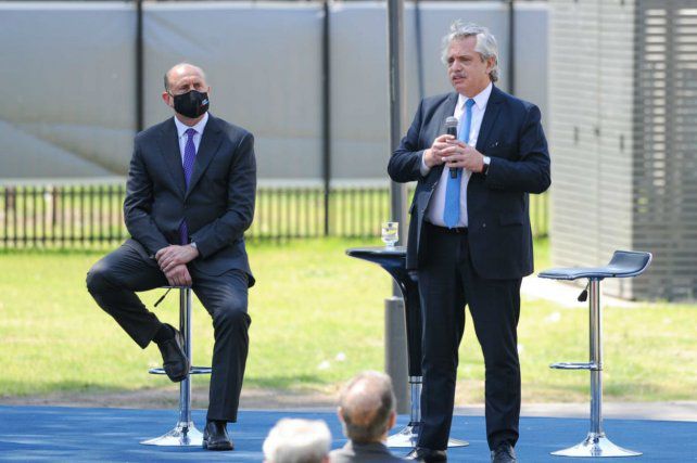 Fernández lanzó el plan DetectAr Federal que permitirá multiplicar por tres la capacidad de testeos Fernández lanzó el plan DetectAr Federal que permitirá multiplicar por tres la capacidad de testeos