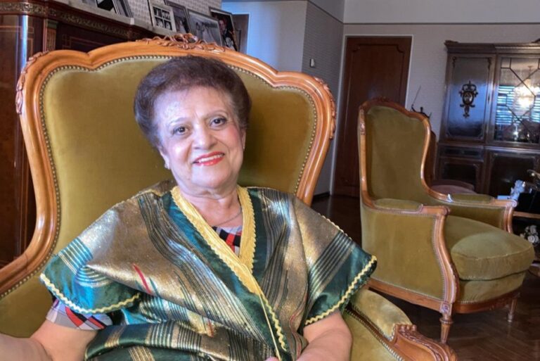 Colectividades | Jouilette Toumani de Massoud: «Aprendí castellano leyendo novelas de Corín Tellado» Colectividades | Jouilette Toumani de Massoud: «Aprendí castellano leyendo novelas de Corín Tellado»