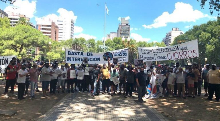 Socios y Trabajadores de la Cooperativa Portuaria denuncian vaciamiento y exigen elecciones Socios y Trabajadores de la Cooperativa Portuaria denuncian vaciamiento y exigen elecciones