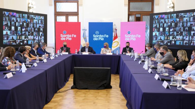 Perotti: “Fortalecer la autonomía municipal es fortalecer los procesos democráticos y el federalismo” Perotti: “Fortalecer la autonomía municipal es fortalecer los procesos democráticos y el federalismo”