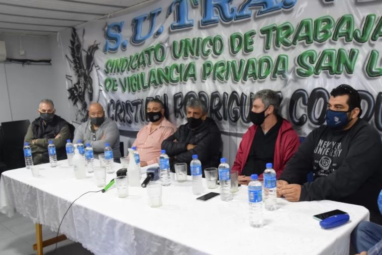 La Intersindical Marítimo-Portuaria lanzó una medida de fuerza de 24 horas que comienza el viernes La Intersindical Marítimo-Portuaria lanzó una medida de fuerza de 24 horas que comienza el viernes