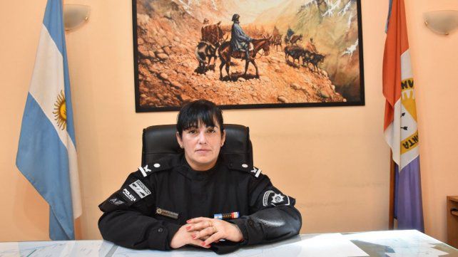 Silvia Puchetta, la primera mujer que comandará la jefatura policial de San Lorenzo Silvia Puchetta, la primera mujer que comandará la jefatura policial de San Lorenzo