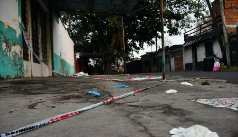 Un joven asesinado y una nena herida, saldo de un fin de semana violento