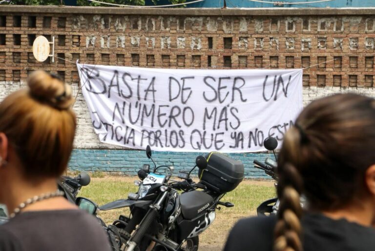 El reclamo policial no cede a pesar del acercamiento del gobierno