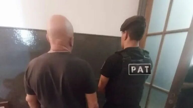 Discutió por unas multas y atropelló a un inspector de tránsito Discutió por unas multas y atropelló a un inspector de tránsito